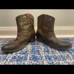 Brown Diba True Flying Solo ankle Booties. Worn twice.